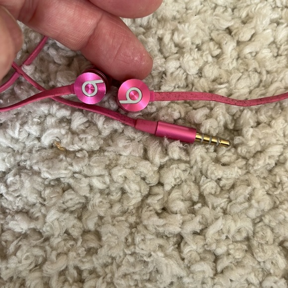 DR DRE EAR BUDS IN PINK - Picture 3 of 3